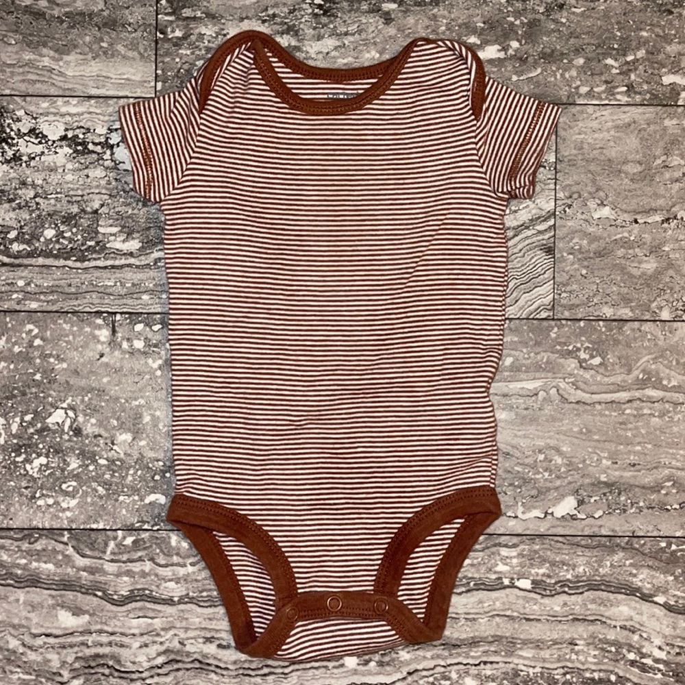 Short sleeve onesie
